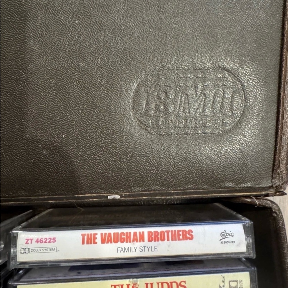 VTG 1980's BMI Beaux Merton Faux Leather 12 Cassette Tapes with Carrying Case